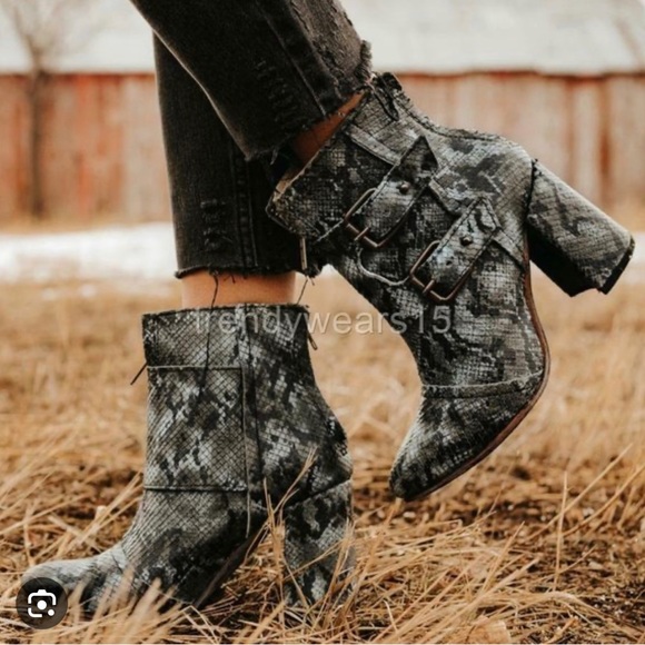 Freebird Blue Multi/Snake Joey, EUC - Picture 2 of 10